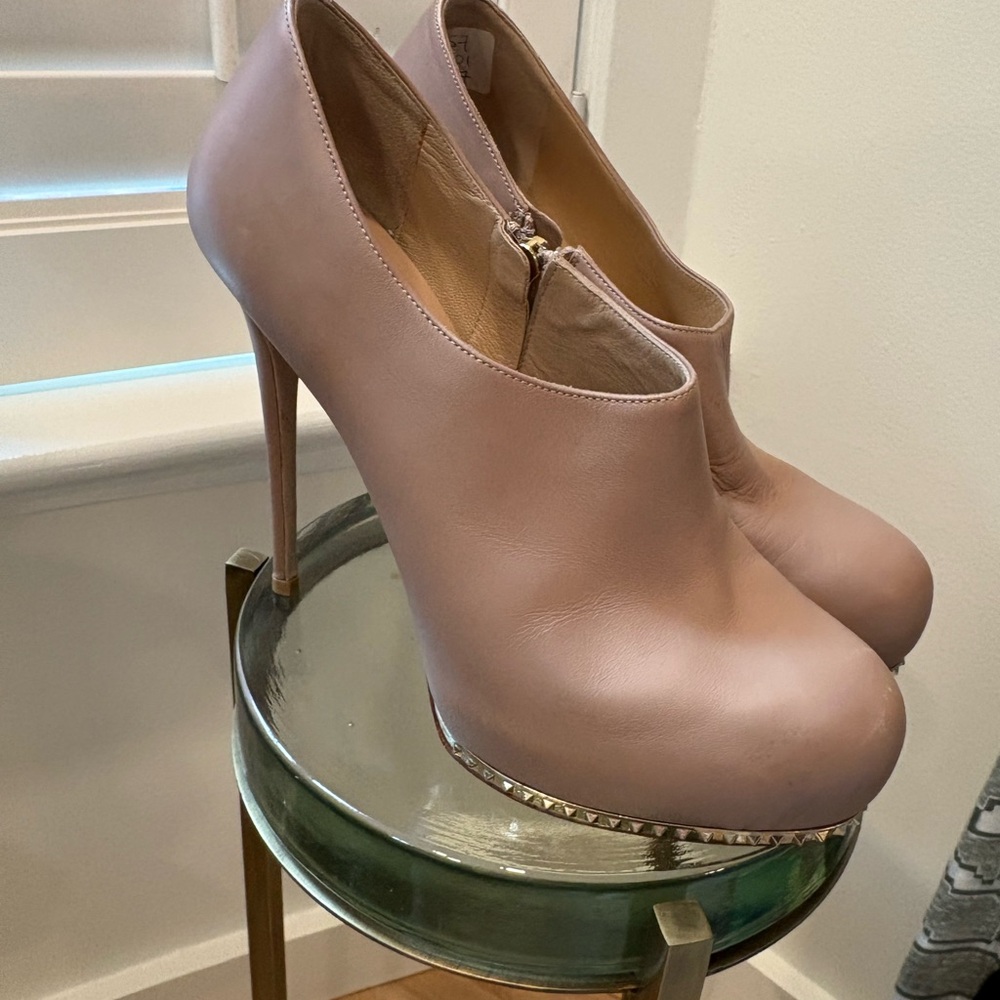 Valentino Garavani Rockstud Platform Ankle Boots Nude Leather High Heel EU 37